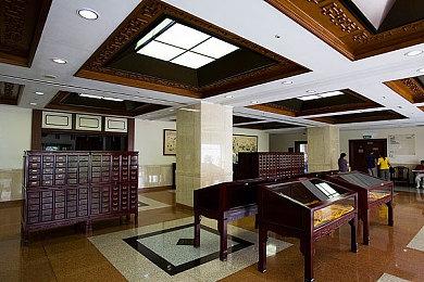 《木卫四协议》3D街头广告 怪物扑面而来路人吓尿